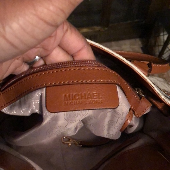 Handbag - Picture 3 of 4